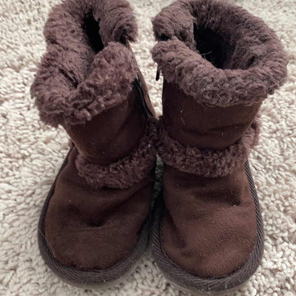 Teeny toes size 4 boot